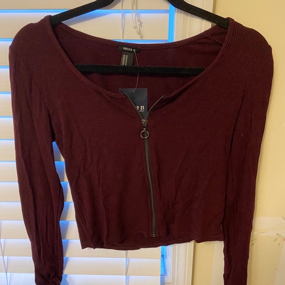 Maroon long sleeved crop top with zipper - Picture 1 of 3